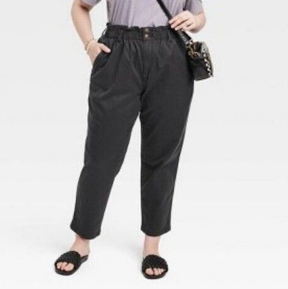Universal Thread Black Taper Jeans